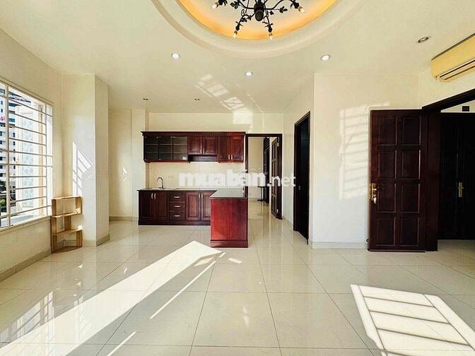 HIÊM CÓ CĂN HỘ BAN CÔNG 1PN 70m2 FULL TIỆN NGHI NGAY UNG VĂN KHIÊM 10T