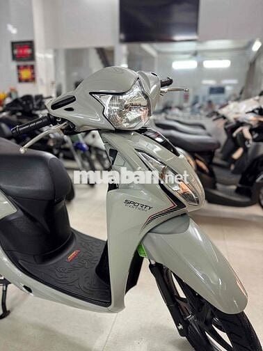Honda Vision Bản Cá Tính 2024 Xám Xi Măng 4.000 Km