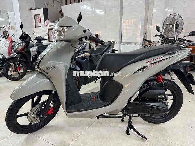 Honda Vision Bản Cá Tính 2024 Xám Xi Măng 4.000 Km
