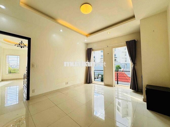 HIÊM CÓ CĂN HỘ BAN CÔNG 1PN 70m2 FULL TIỆN NGHI NGAY UNG VĂN KHIÊM 10T