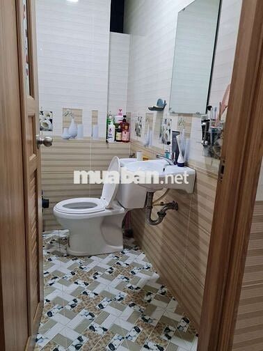 căn hộ dịch vụ ngay cạnh SPKT và đại học ngân hàng