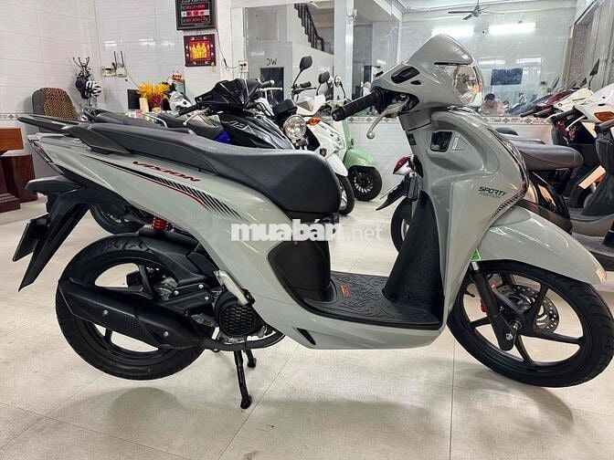 Honda Vision Bản Cá Tính 2024 Xám Xi Măng 4.000 Km