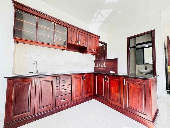 HIÊM CÓ CĂN HỘ BAN CÔNG 1PN 70m2 FULL TIỆN NGHI NGAY UNG VĂN KHIÊM 10T