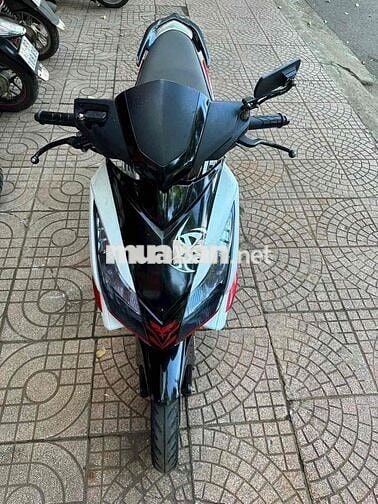 Honda Airblade Fi 2010 Trắng- lên thái- xe phố