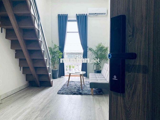 CHO THUÊ CHDV BAN CÔNG NGAY BÙI ĐÌNH TUÝ GIÁ SIÊU RẺ FULL NỘI THẤT