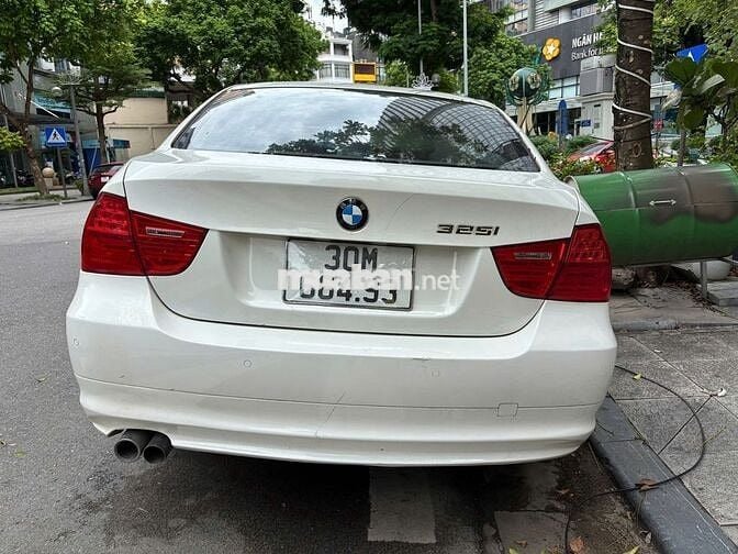 BMW 325i 2010 Trắng