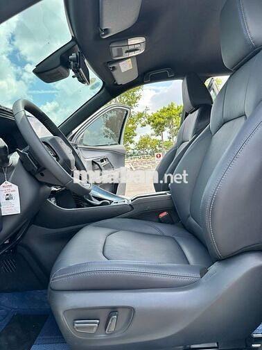 Toyota Yaris Cross 2025 Trắng 5000km