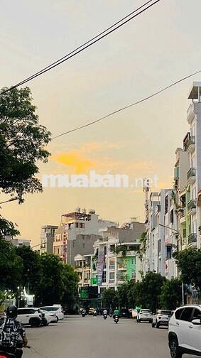 Hiếm - Bán nhà Phố Lê Hồng Phong - 40 m2 - 4 tầng - 4 tỷ - ô tô đỗ cửa