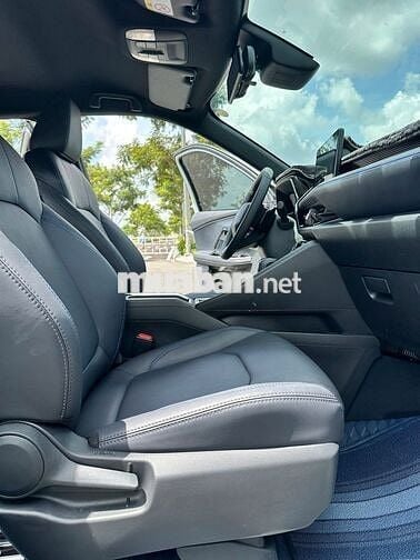 Toyota Yaris Cross 2025 Trắng 5000km