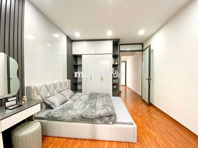 Hiếm - Bán nhà Phố Lê Hồng Phong - 40 m2 - 4 tầng - 4 tỷ - ô tô đỗ cửa