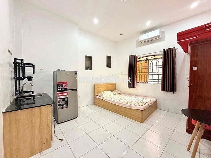 CHDV Đầy Đủ Tiện Nghi - Gần Nhà Hát Hoà Bình - Vòng Xoay Dân Chủ