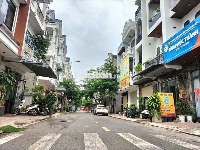 🔥🔥 100*%rẻ nhất phú hồng Thịnh 8 rẻ hơn hàng xóm 450T. phải nhanh ạ