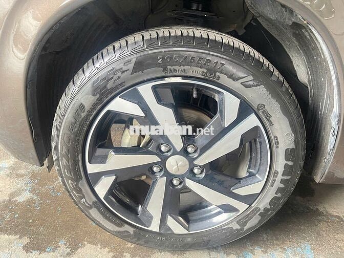 Mitsubishi Xpander Premium 2022 Nâu 7 chỗ