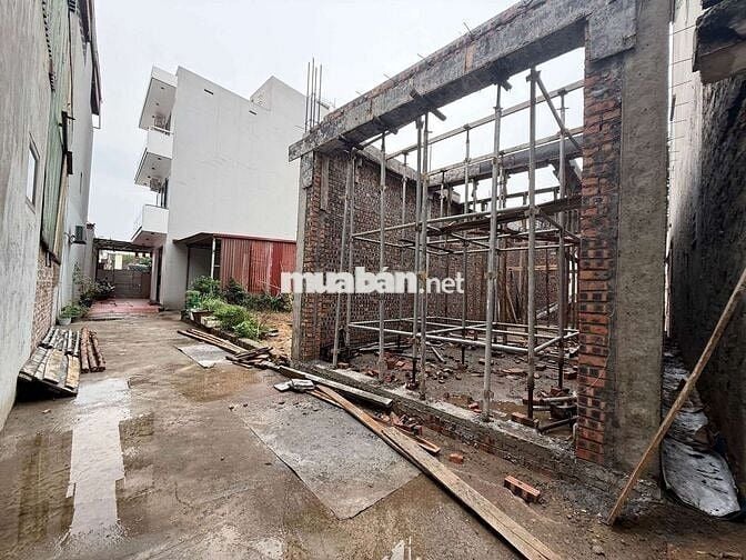 BẠN CÙNG CƠ QUAN CẦN BÁN GẤP  ĐẤT PHỐ CHỢ NGUYÊN KHÊ DT 42M GIÁ 2TỶ8