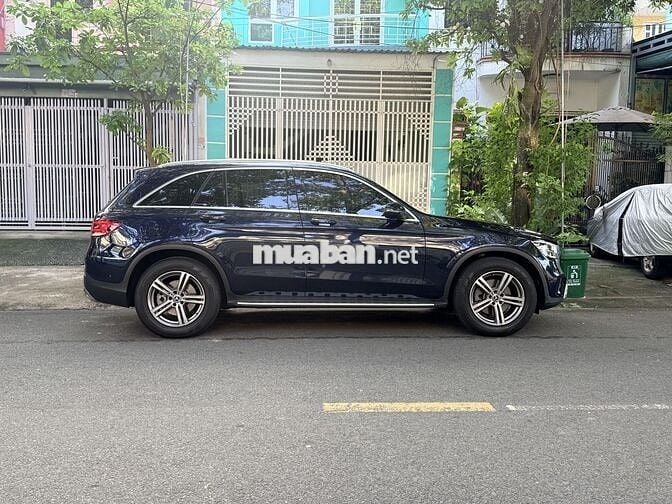 Mercedes-Benz GLC200 Xanh đậm 24,500 km