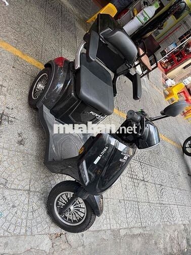 Xe điện 3 bánh màu Đen cho người già