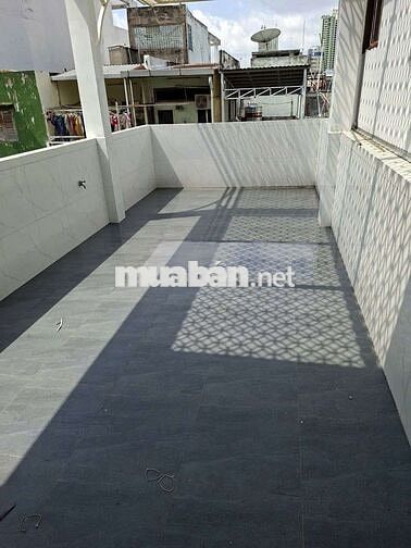Q11 - nhà đẹp mới xây - HXH - giá chỉ 4 tỷ 990 triệu - TL