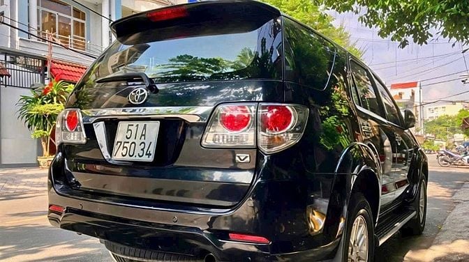 Toyota FORTUNER bản V số tự động đời cuối 2014