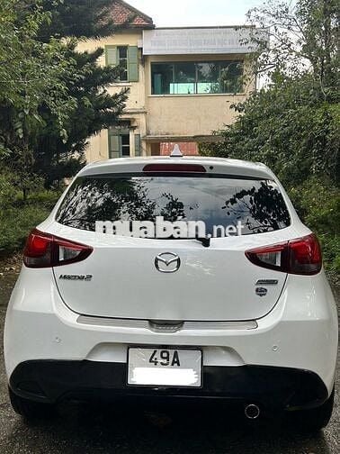 Mazda Mazda 2 Hatchback 2018 Trắng 70000 km