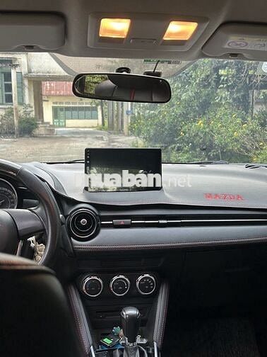 Mazda Mazda 2 Hatchback 2018 Trắng 70000 km