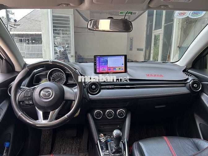 Mazda Mazda 2 Hatchback 2018 Trắng 70000 km