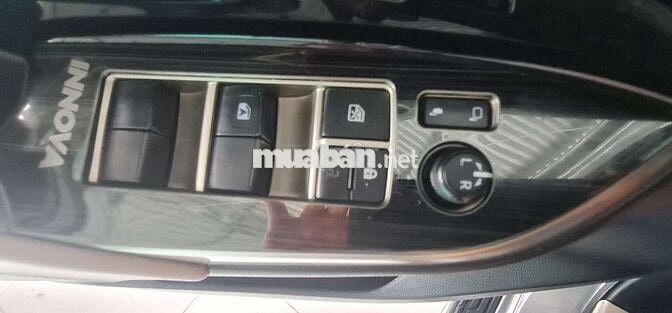 Toyota Innova 2.0G Tự động Ghế da Bạc 7 chỗ