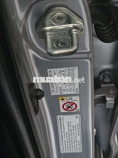 Toyota Innova 2.0G Tự động Ghế da Bạc 7 chỗ
