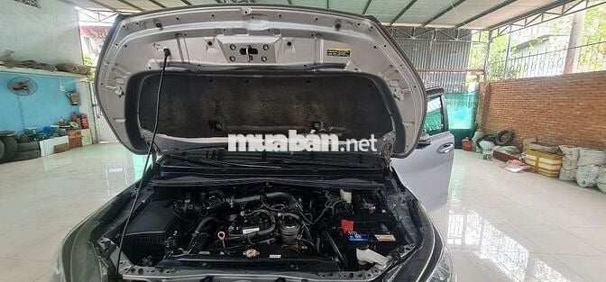 Toyota Innova 2.0G Tự động Ghế da Bạc 7 chỗ