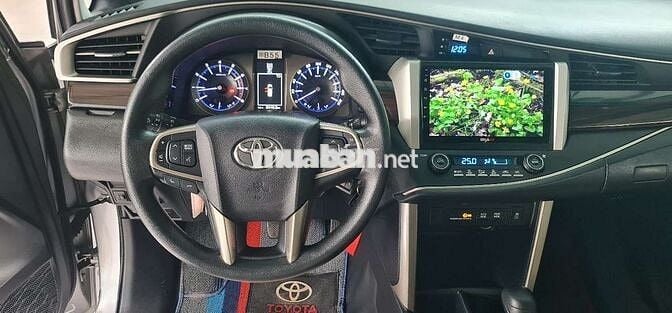 Toyota Innova 2.0G Tự động Ghế da Bạc 7 chỗ