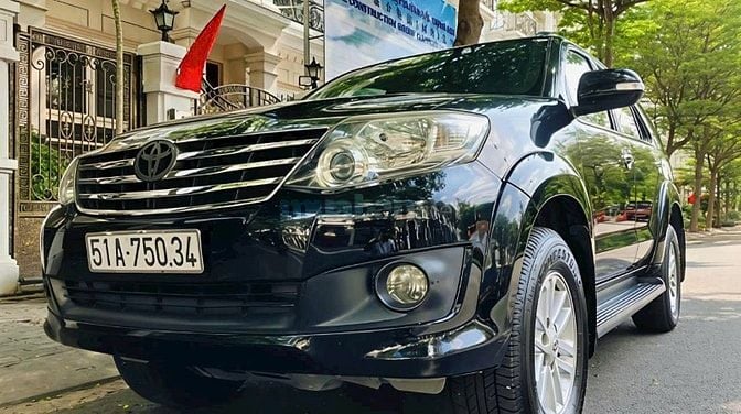 Toyota FORTUNER bản V số tự động đời cuối 2014