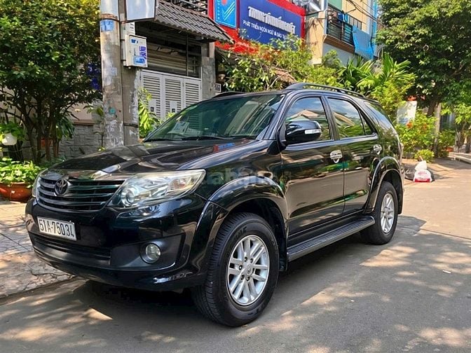 Toyota FORTUNER bản V số tự động đời cuối 2014