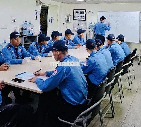 tuyển nhân viên bảo vệ đi làm luôn