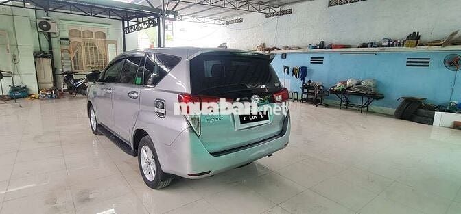Toyota Innova 2.0G Tự động Ghế da Bạc 7 chỗ
