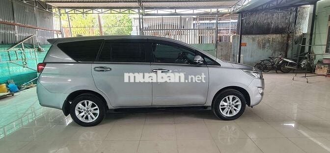 Toyota Innova 2.0G Tự động Ghế da Bạc 7 chỗ