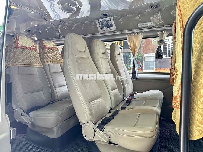 Ford Transit 2016 16 chỗ Bạc Sàn