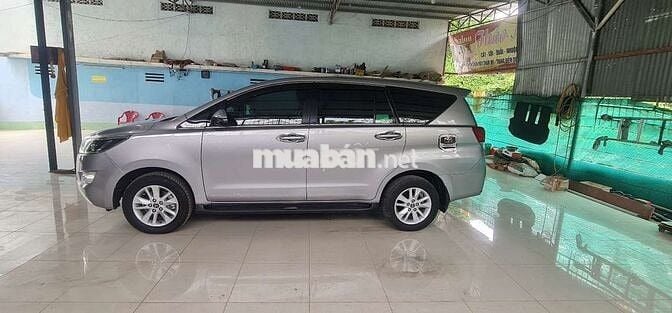 Toyota Innova 2.0G Tự động Ghế da Bạc 7 chỗ