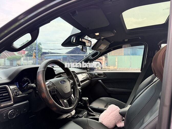 Ford Everest Titanium 2018 Xám Tự động Dầu 7 chỗ