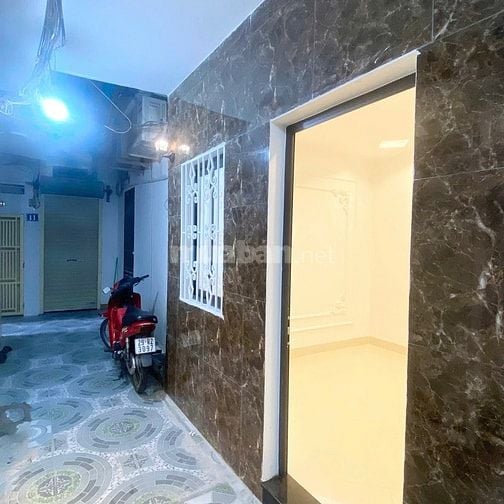 Cho thuê nhà ngõ 20 Cát Linh, DTSD 90m2, 3 tầng