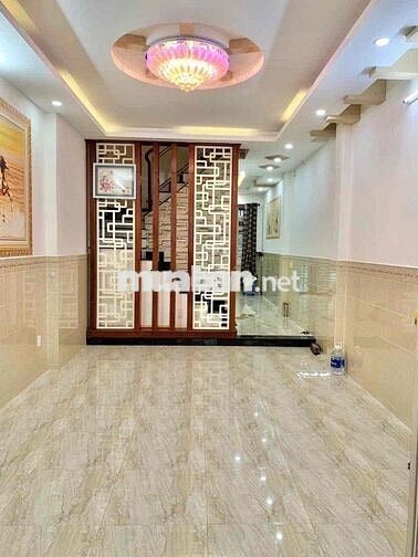 NHÀ 4 TẦNG 4Pn ngay LÊ VĂN QUỚI