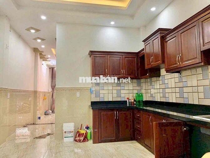 NHÀ 4 TẦNG 4Pn ngay LÊ VĂN QUỚI