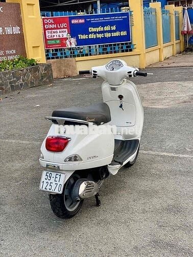 Piaggio Vespa LX 125cc ie 2011 Trắng