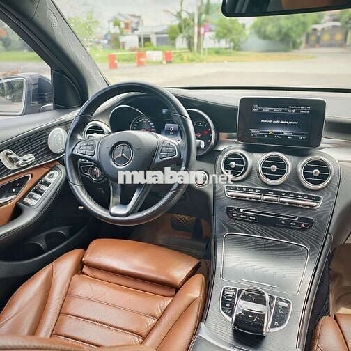 Mercedes-Benz GLC300 4MATIC 2017 Bạc