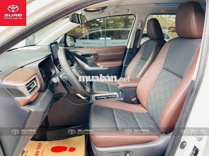Toyota Innova Cross Hybrid 2024 Trắng 7 chỗ