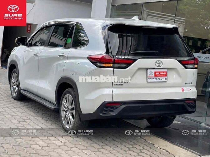 Toyota Innova Cross Hybrid 2024 Trắng 7 chỗ