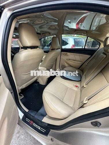 Toyota Vios E 2017 Số sàn Vàng cát