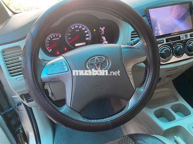 Toyota Innova 8 chỗ Số tự động ghi xám (mẫu mới)