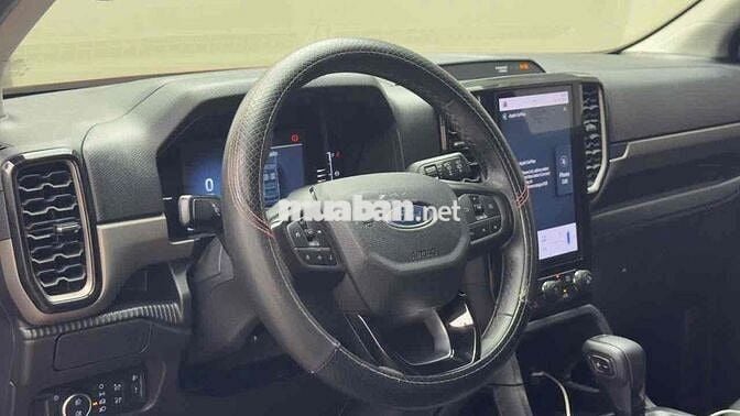 Ford Everest Ambient AT 2022 Đỏ 42.000 km