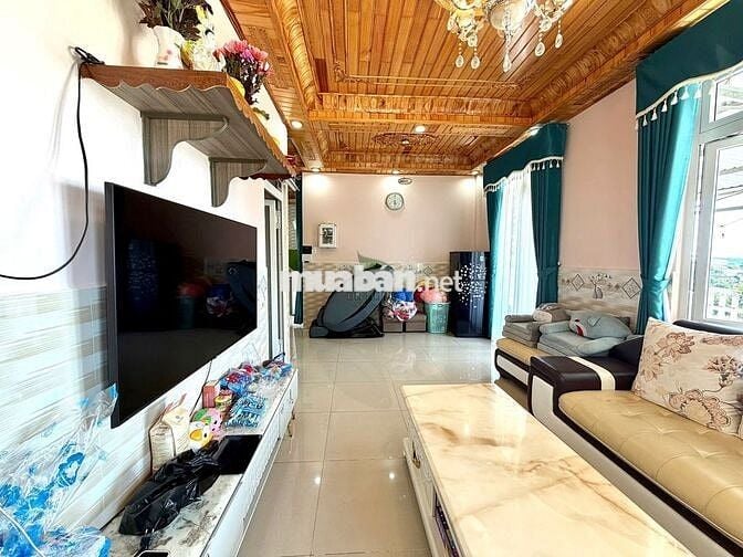 CHO THUÊ NHÀ Ở KINH DOANH 3 PHÒNG NGỦ CÓ SÂN VƯỜN RỘNG ĐƯỜNG LỘC QUÝ