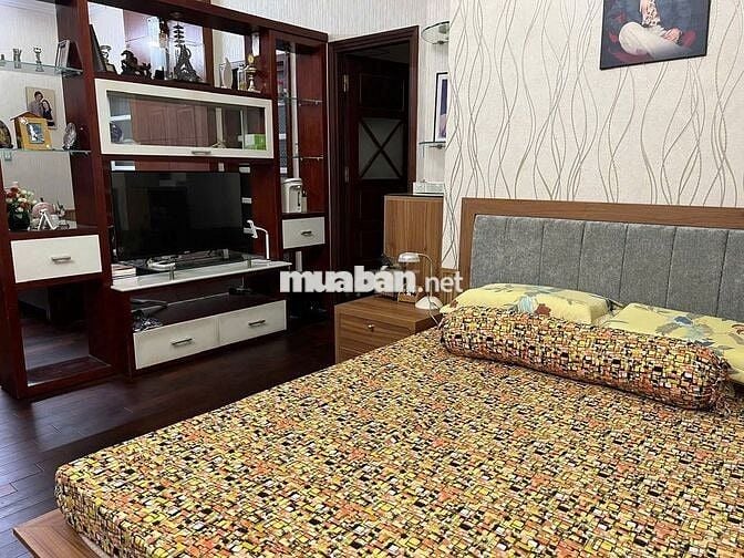CHO THUÊ NHÀ 2 MẶT TIỀN, 4 PHÒNG NGỦ, RỘNG THOÁNG 