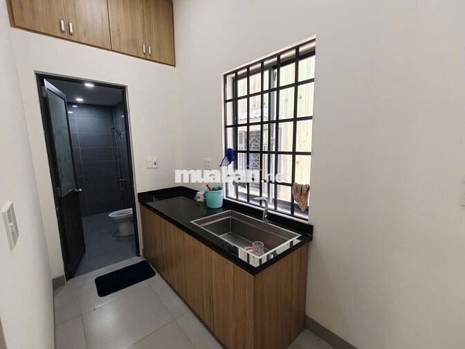 Mặt bằng có sẵn nhà + văn phòng. Mặt tiền Tế Hanh